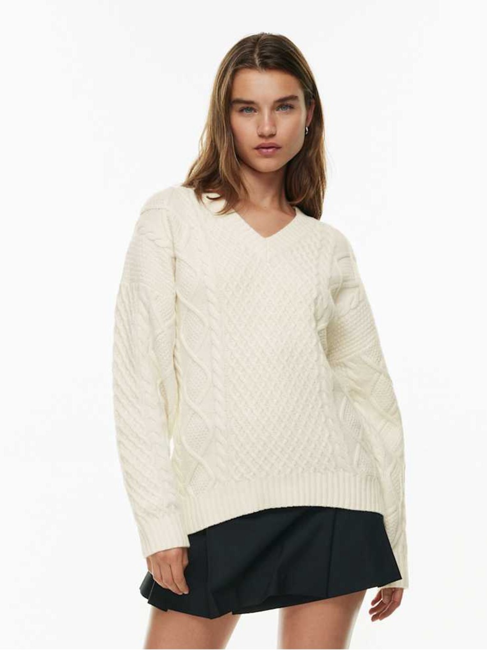 ARITZIA SUNDAY BEST Peggy V-Neck Sweater - Cable Knit Oversized - White Rabbit